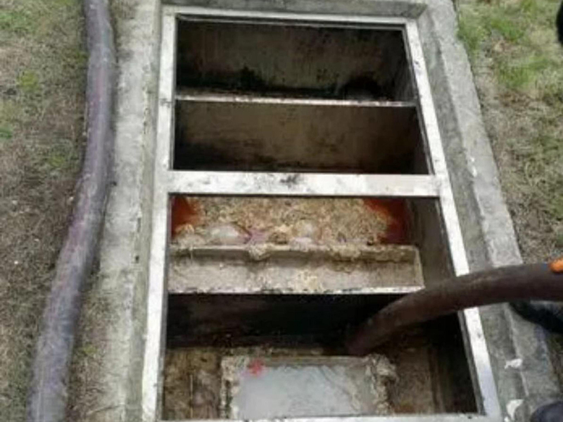 干河街道隔油池清理